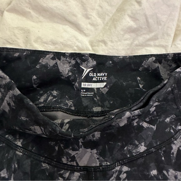 Old navy black geometric patterned leggings size small - Picture 3 of 5